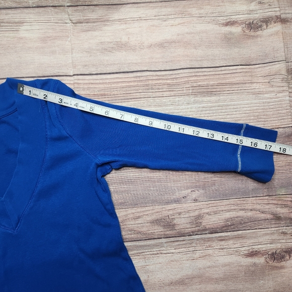 5/$15 Tee Shop Blue V Neck Y2K Shirt Top - Picture 7 of 9